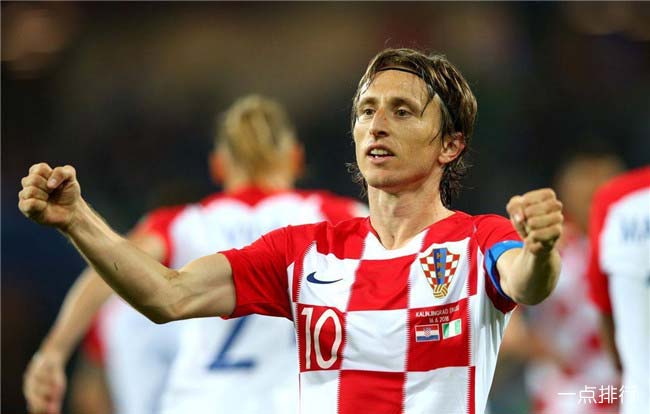 皇马帅位不稳，阿隆索可能被解雇，阿韦罗亚或成替代者，球员与主帅责任争议。