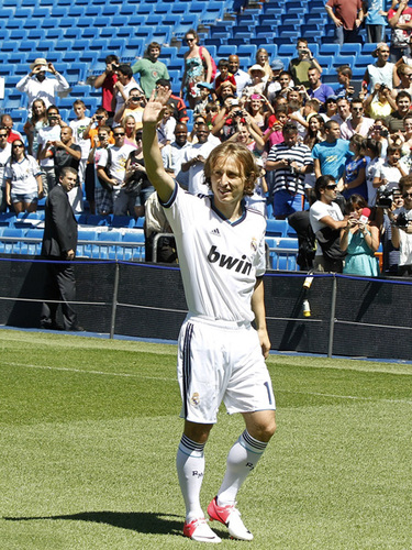 勇士球队助攻率高，全队配合默契