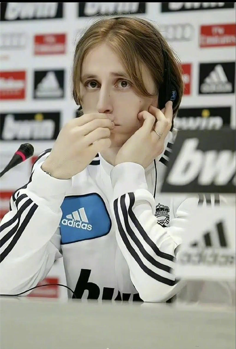 董路：中国人是世界上最不热爱足球的人！球员不爱足球，就是干活挣钱